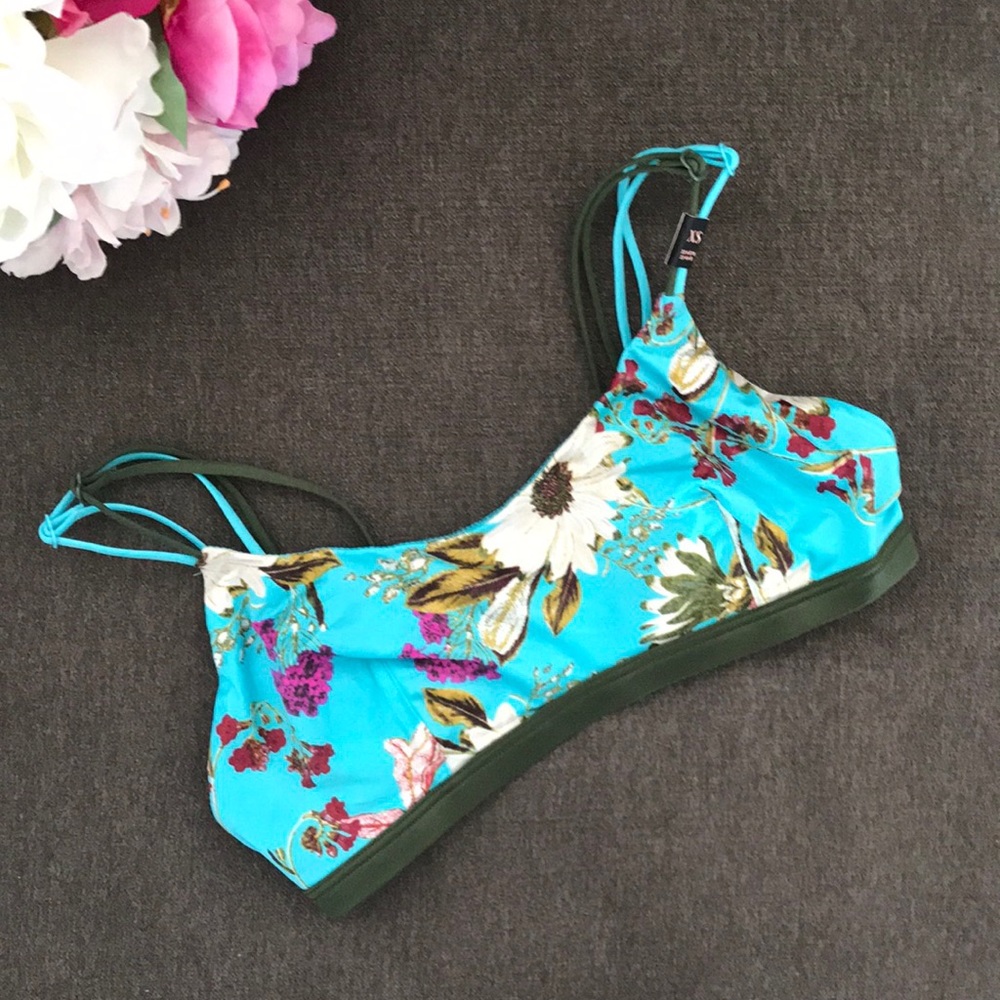 ⚡️Sale⚡️Victoria’s Secret floral bralette XS